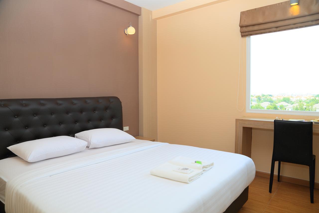 Triple Trees Hotel Pathumthani Kültér fotó